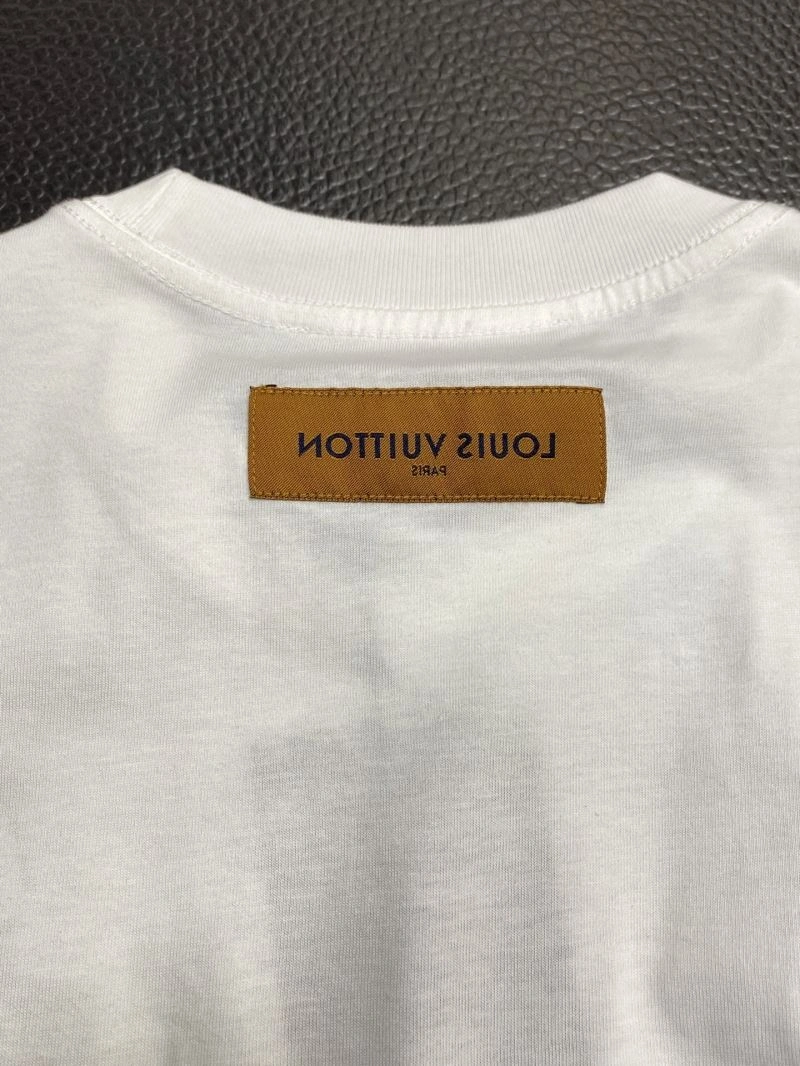 Louis Vuitton T-Shirts Elegant 135345