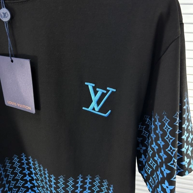 Louis Vuitton T-Shirts Durable 135319
