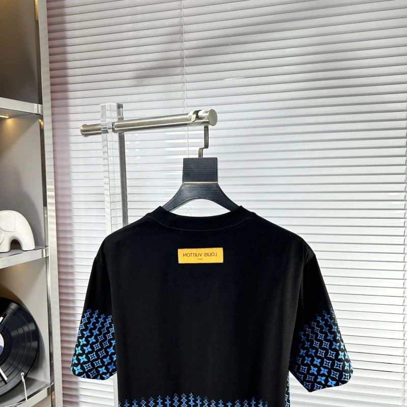 Louis Vuitton T-Shirts Durable 135319