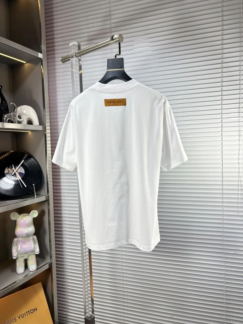 EyeCatching Louis Vuitton T-Shirts 135328
