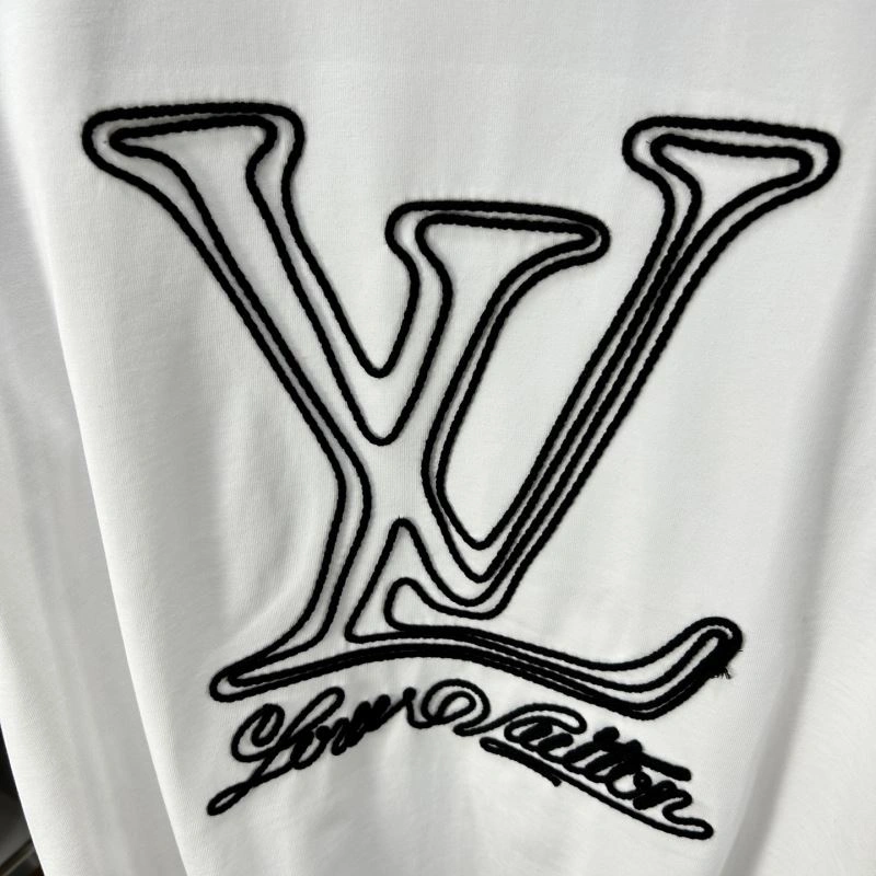 EyeCatching Louis Vuitton T-Shirts 135328