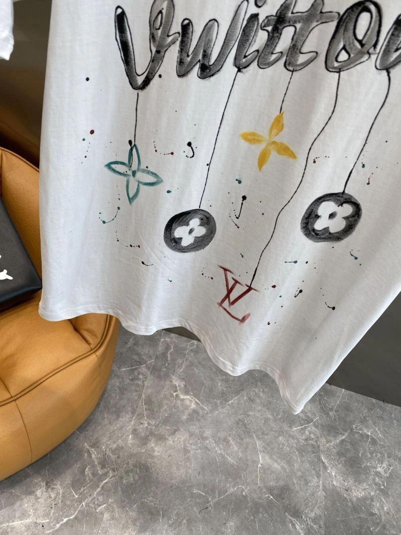 Bright Louis Vuitton T-Shirts 135325