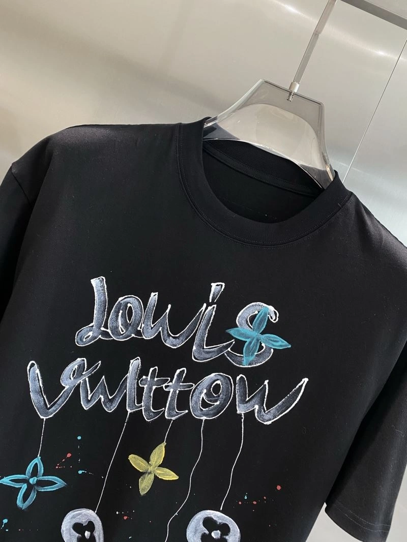 Louis Vuitton T-Shirts Fashionable 135339