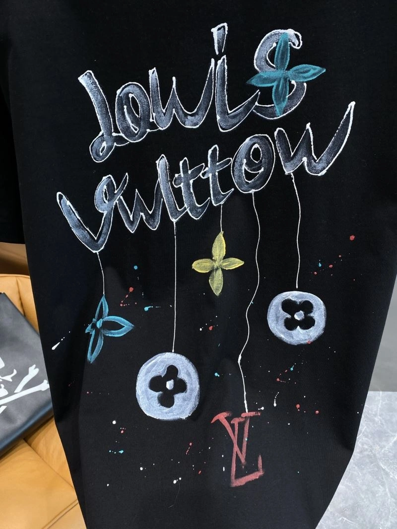 Louis Vuitton T-Shirts Fashionable 135339