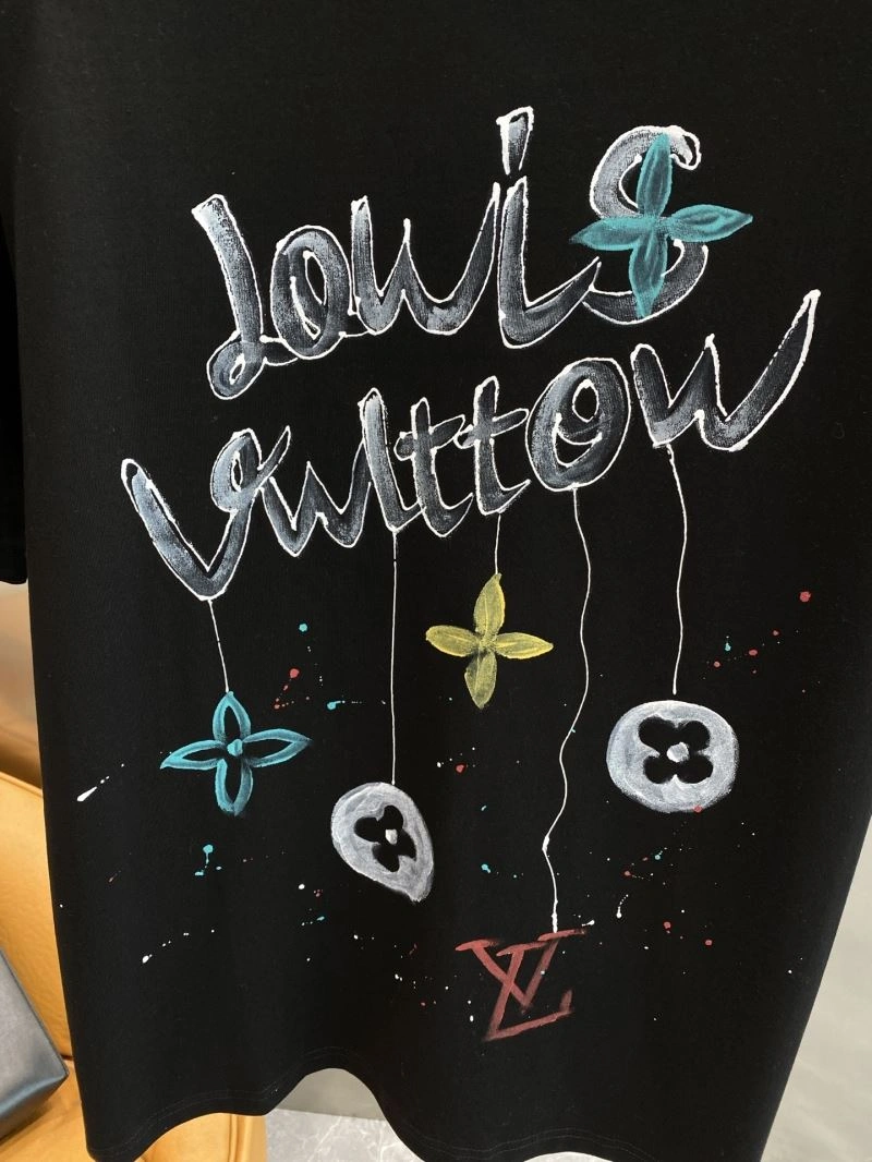Louis Vuitton T-Shirts Fashionable 135339