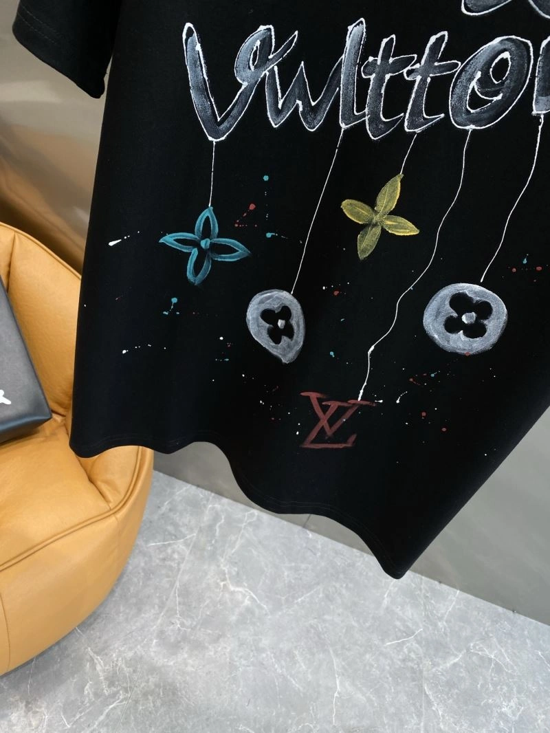 Louis Vuitton T-Shirts Fashionable 135339