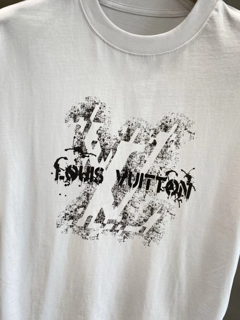 Louis Vuitton T-Shirts Neat 135315