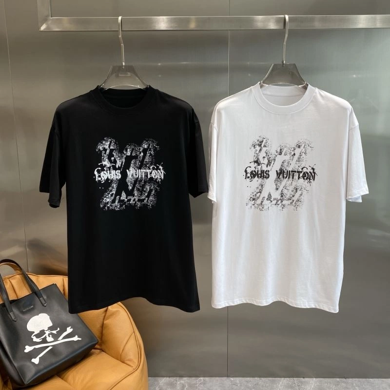 Louis Vuitton T-Shirts UrbanChic 135326