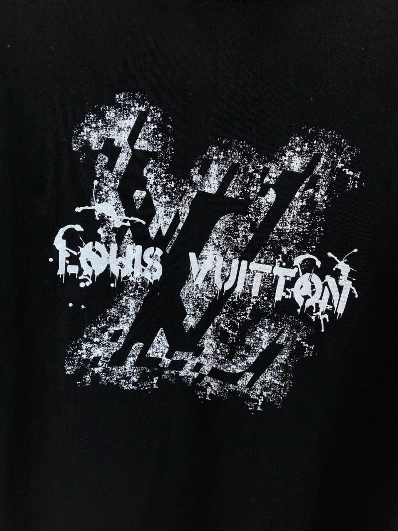 Louis Vuitton T-Shirts UrbanChic 135326