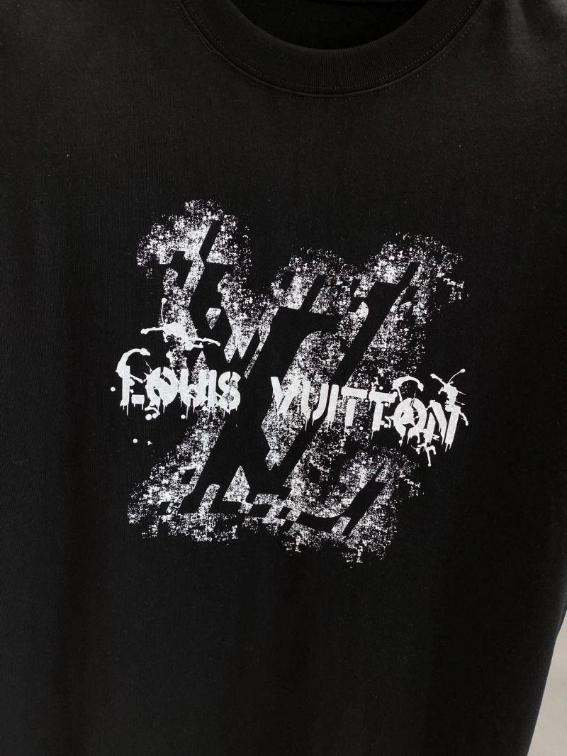 Louis Vuitton T-Shirts UrbanChic 135326