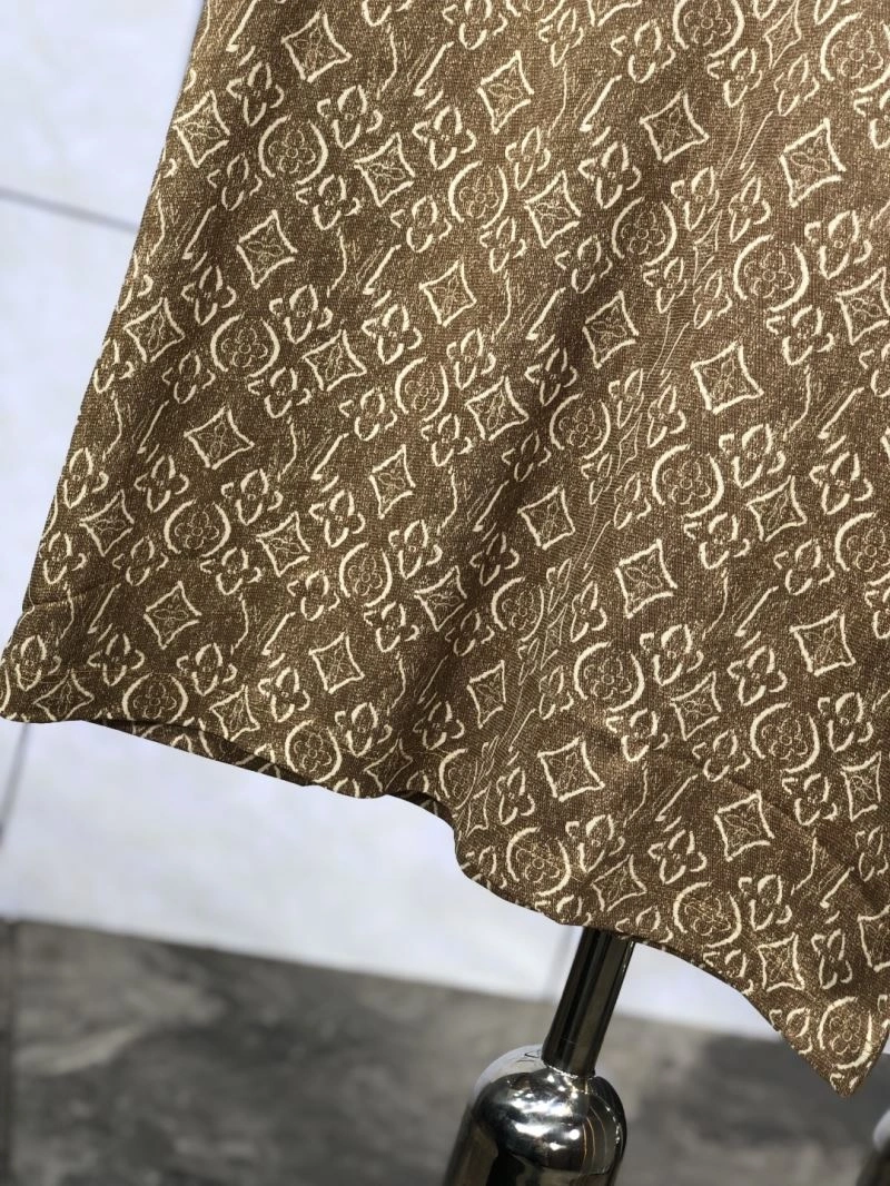 Louis Vuitton T-Shirts Versatile 135337