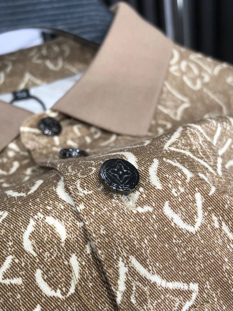 Louis Vuitton T-Shirts Versatile 135337