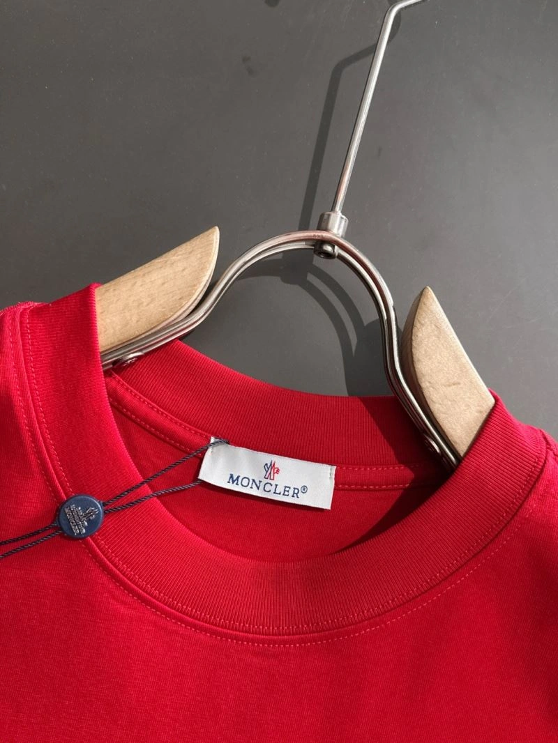 Louis Vuitton T-Shirts UrbanChic 135332