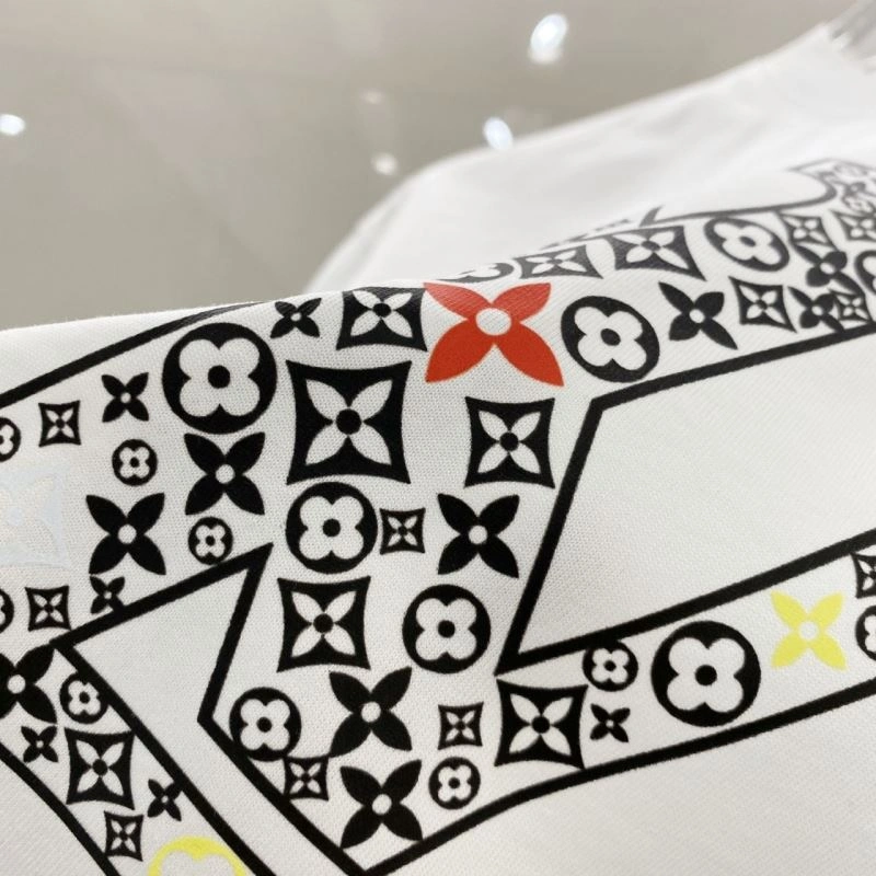 Louis Vuitton T-Shirts Youthful 135334