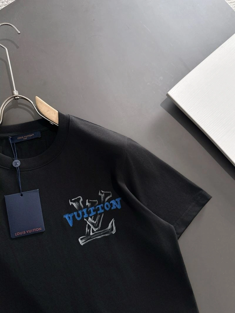 Louis Vuitton T-Shirts Trendy 135335