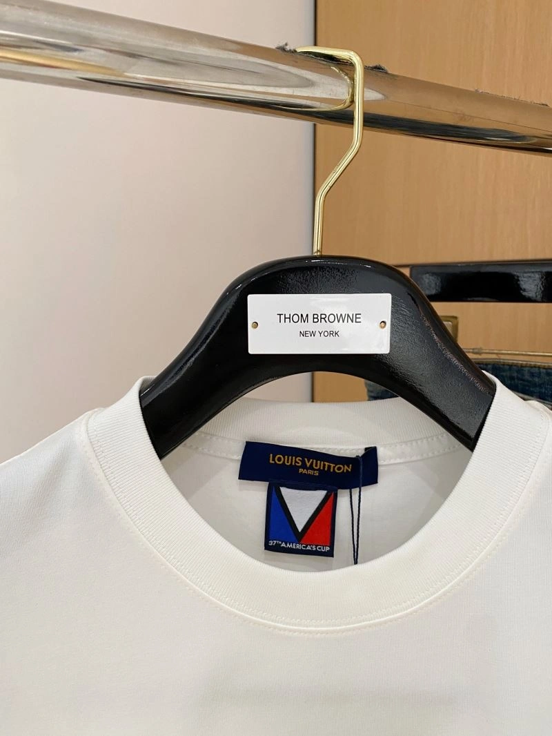 Comfortable Louis Vuitton T-Shirts 135316