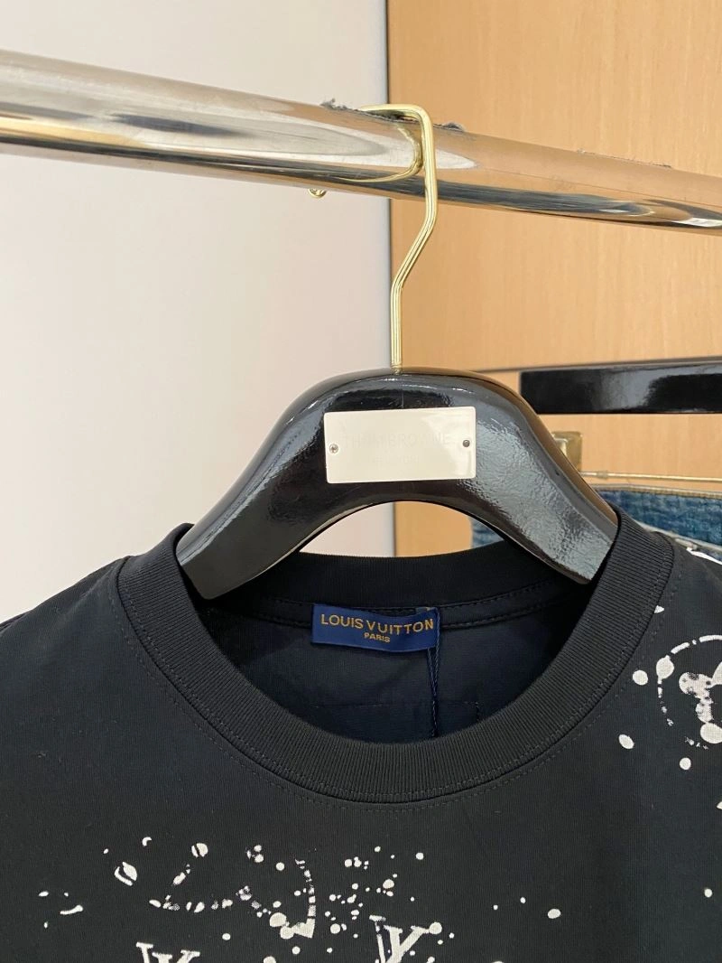 Louis Vuitton T-Shirts Unique 135340