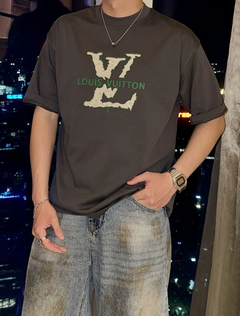 Breathable Louis Vuitton T-Shirts 135310