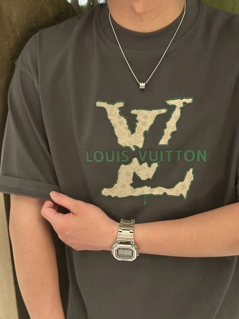 Breathable Louis Vuitton T-Shirts 135310