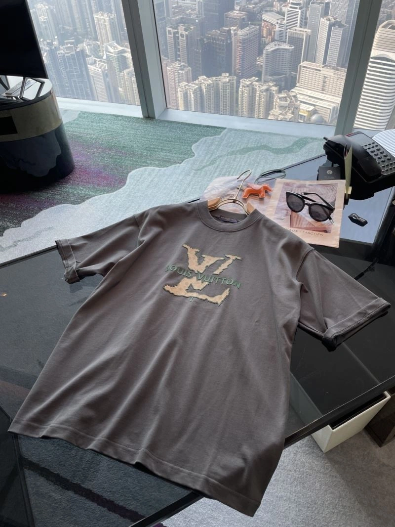 Breathable Louis Vuitton T-Shirts 135310
