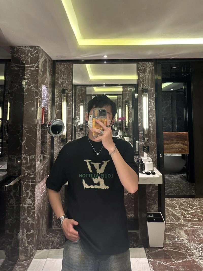 Reliable Louis Vuitton T-Shirts 135309