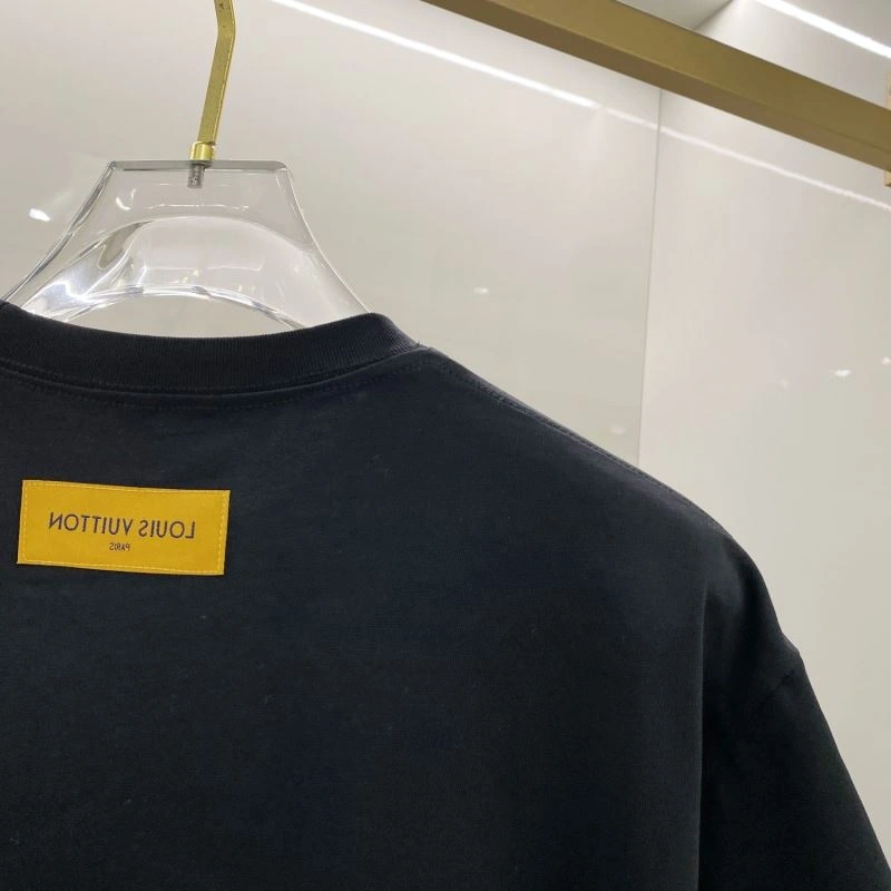 Louis Vuitton T-Shirts Cozy 135307
