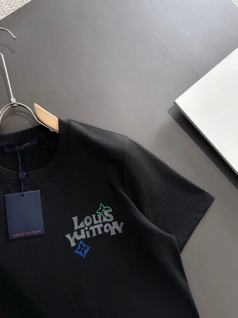 Louis Vuitton T-Shirts TimelessDesign 135304
