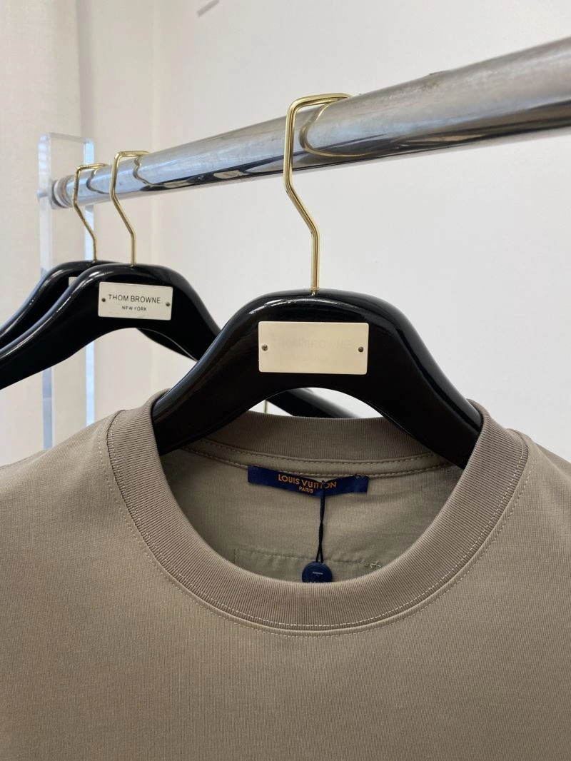 Contemporary Louis Vuitton T-Shirts 135292