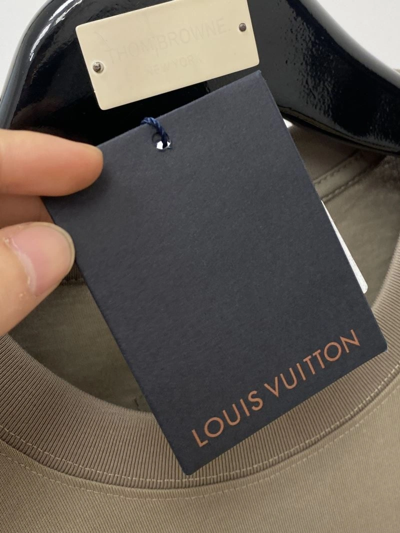 Contemporary Louis Vuitton T-Shirts 135292
