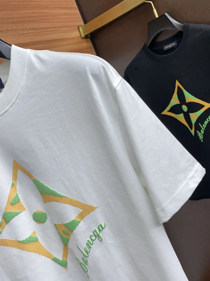 Stretchable Louis Vuitton T-Shirts 135301