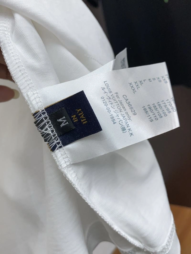 Stretchable Louis Vuitton T-Shirts 135301