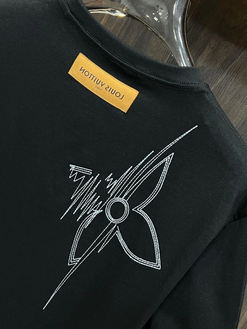 Louis Vuitton T-Shirts Modern 135290
