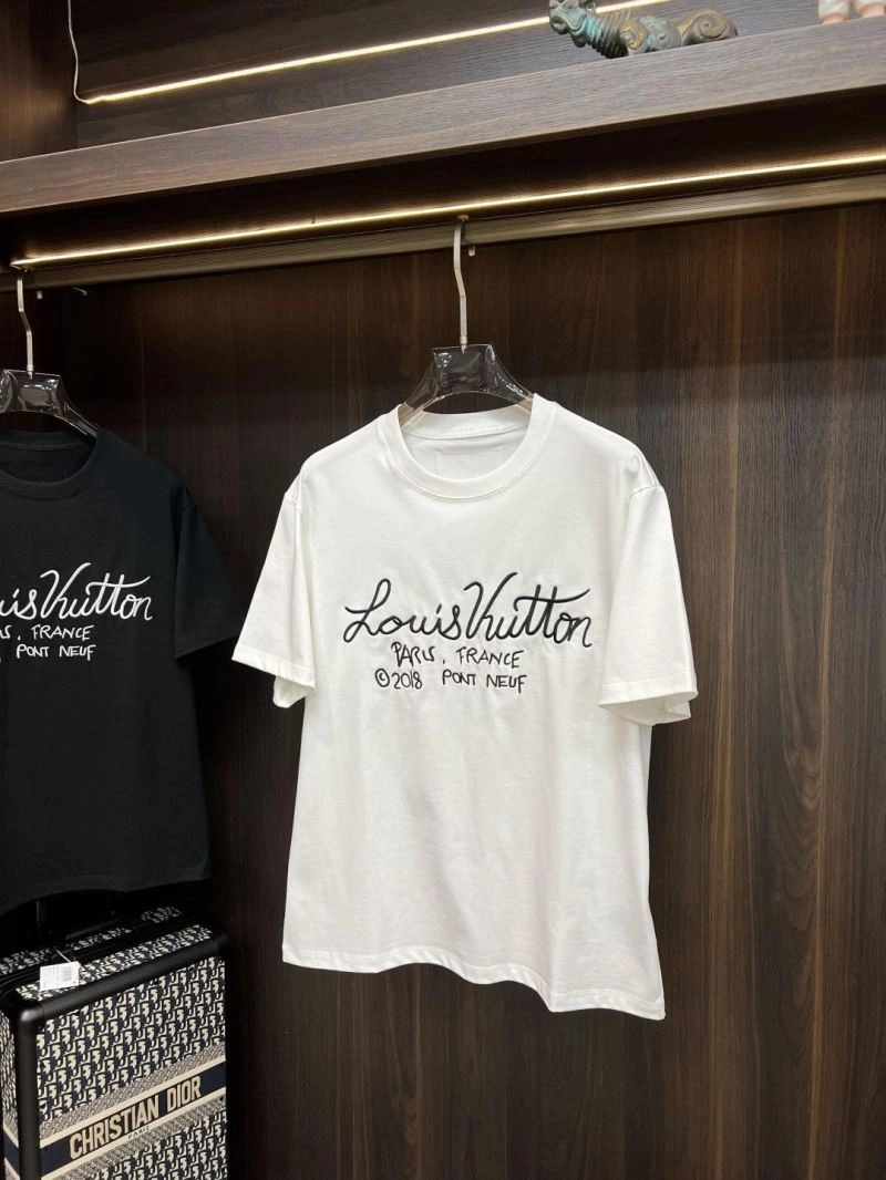 UrbanChic Louis Vuitton T-Shirts 135284