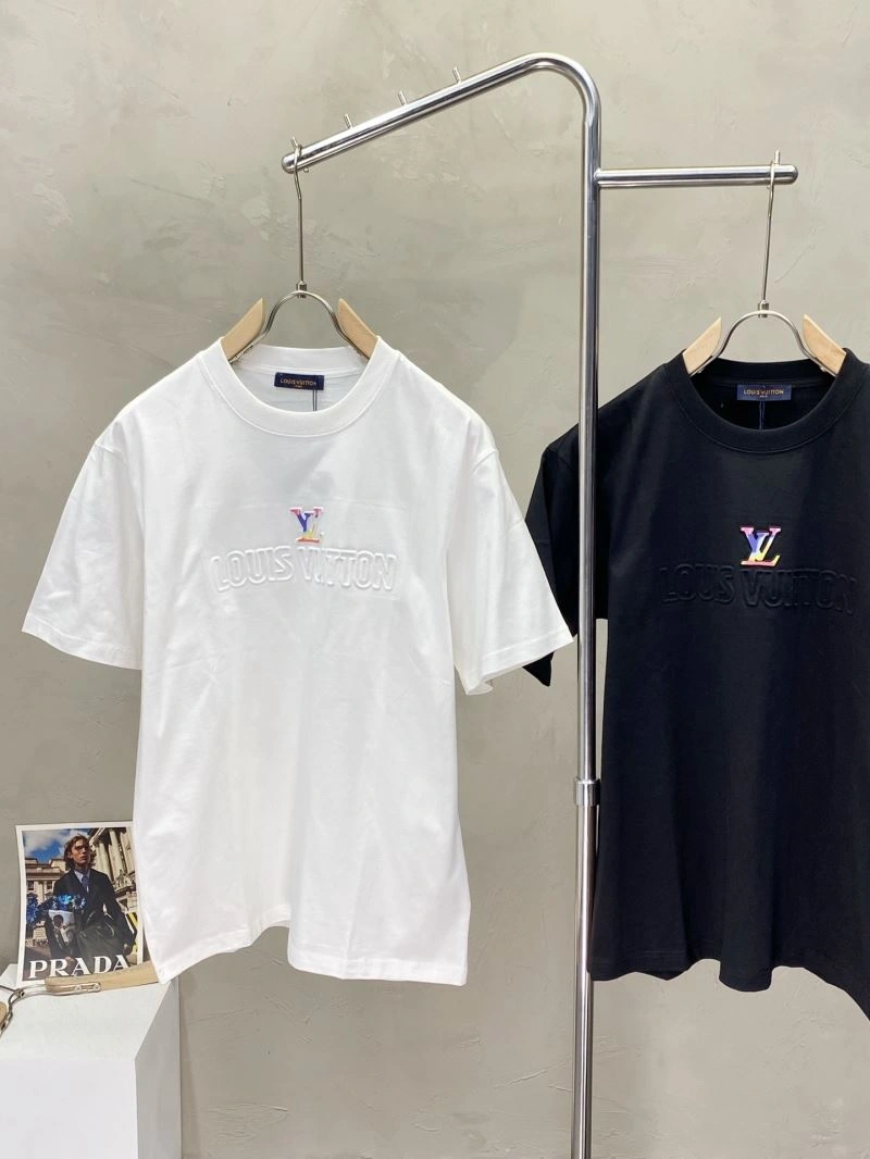 Versatile Louis Vuitton T-Shirts 135279