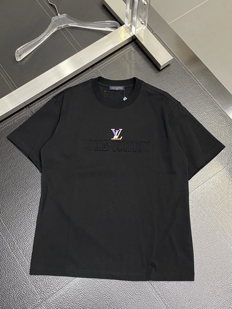 Versatile Louis Vuitton T-Shirts 135279
