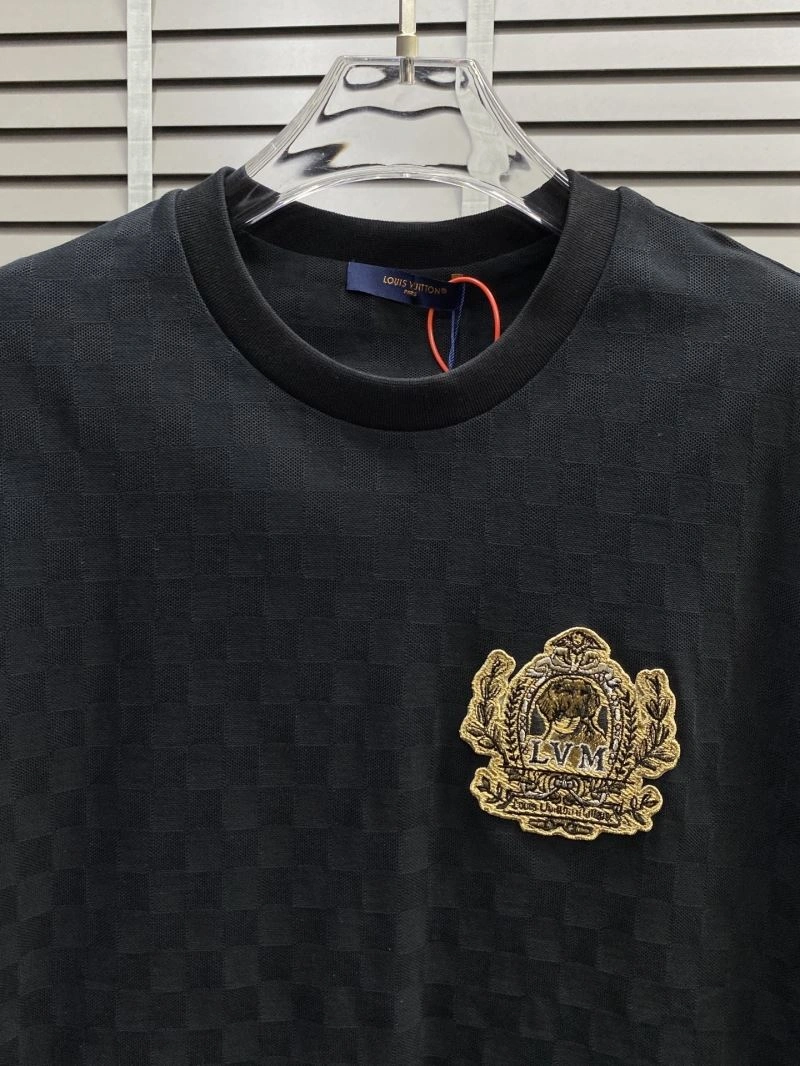 Modern Louis Vuitton T-Shirts 135288