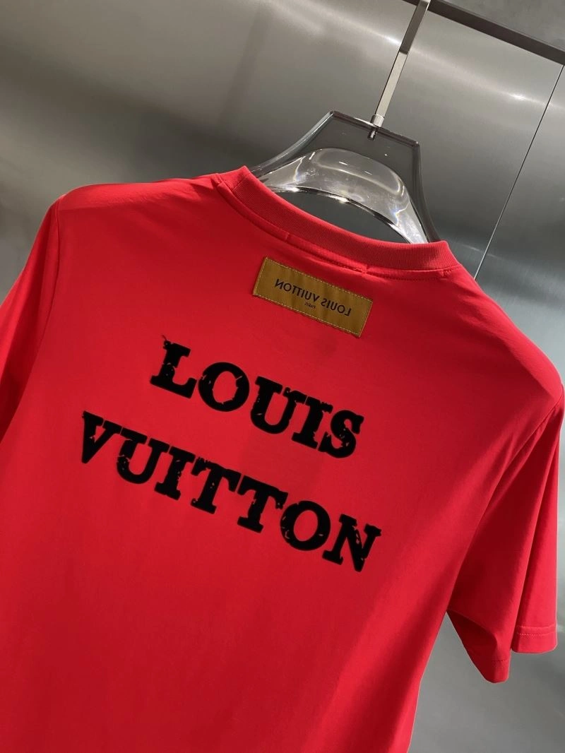 Louis Vuitton T-Shirts Sleek 135275