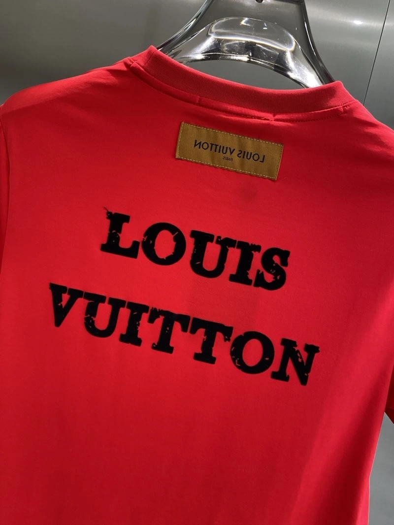 Louis Vuitton T-Shirts Sleek 135275