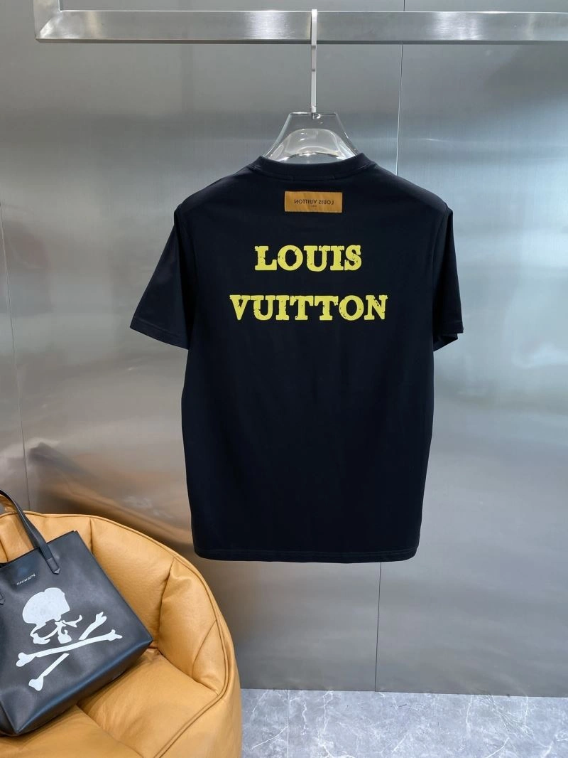 Louis Vuitton T-Shirts Versatile 135282