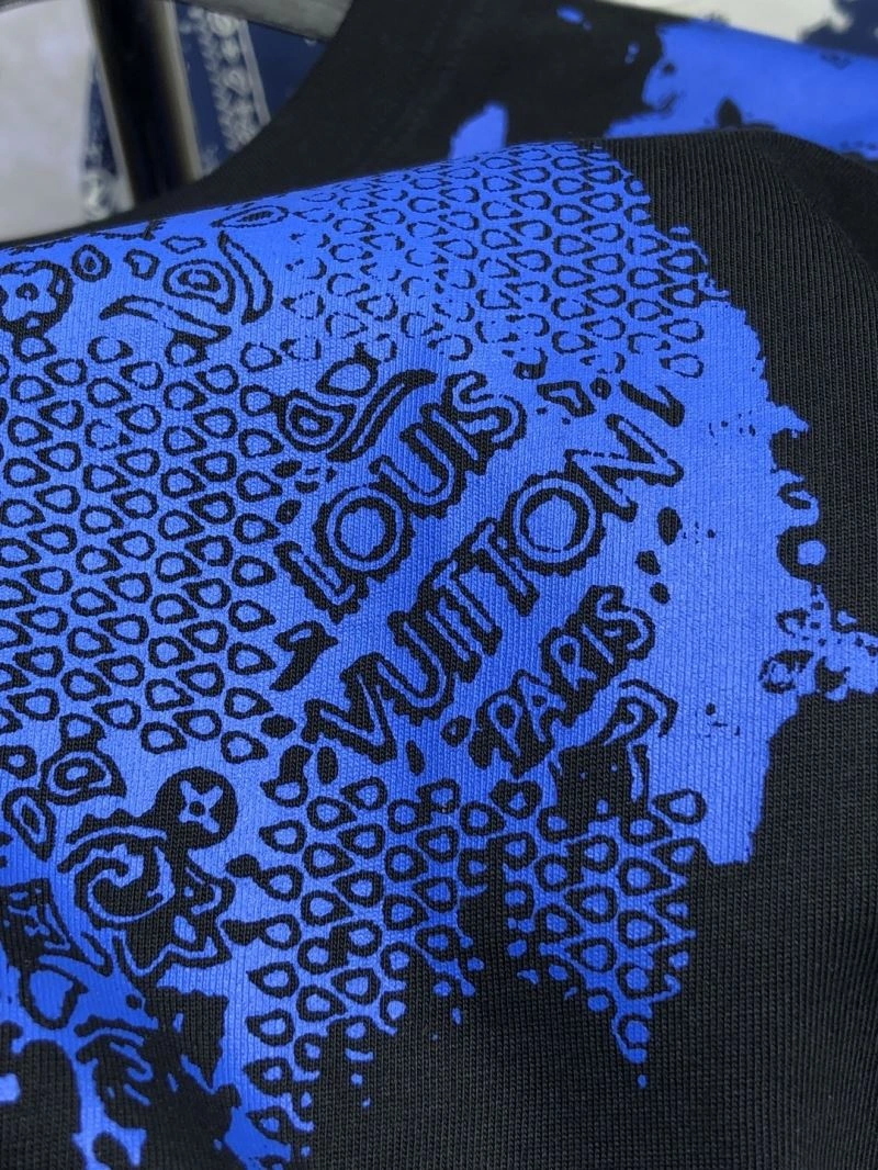 Bright Louis Vuitton T-Shirts 135245