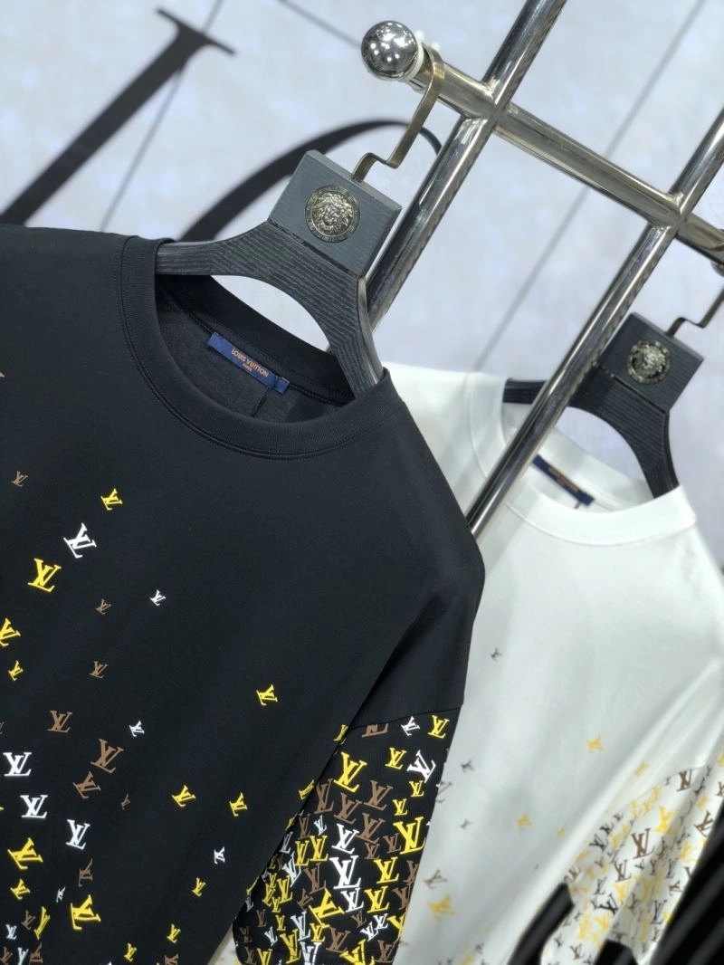 Louis Vuitton T-Shirts Lightweight 135240