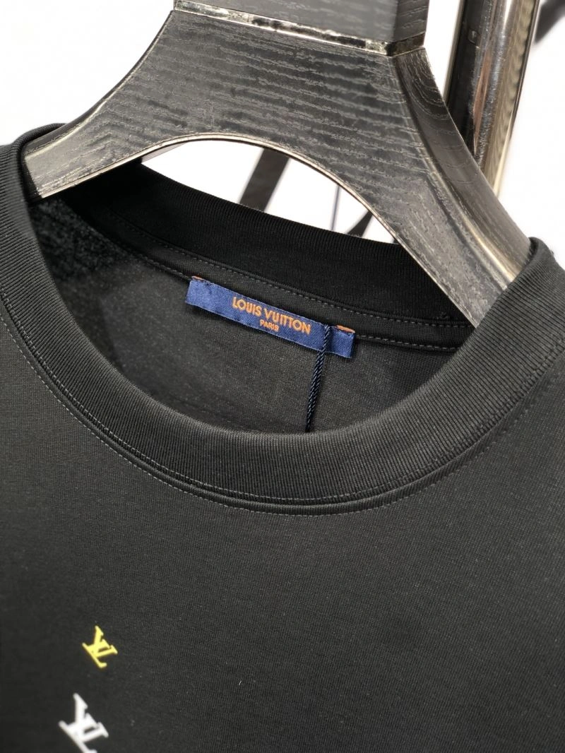 Louis Vuitton T-Shirts Lightweight 135240