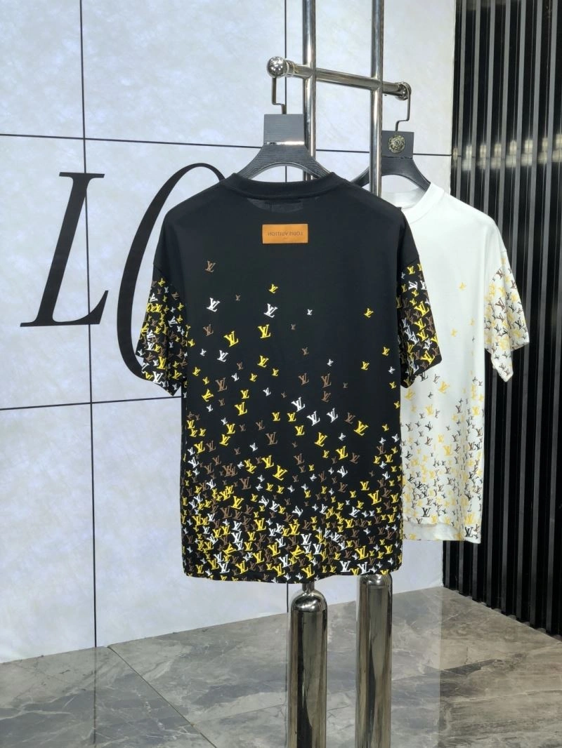 Louis Vuitton T-Shirts Lightweight 135240