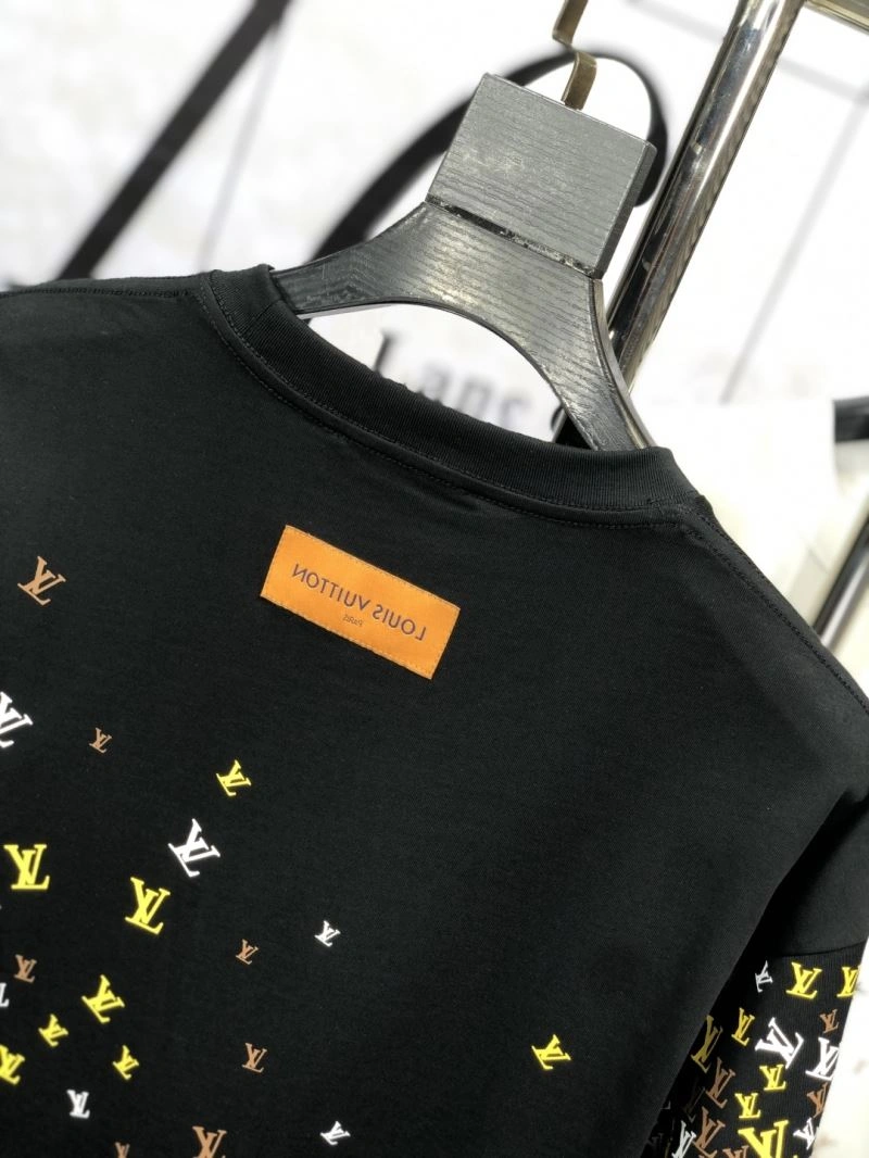Louis Vuitton T-Shirts Lightweight 135240