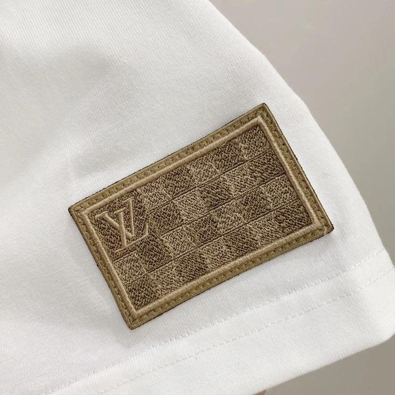 Modern Louis Vuitton T-Shirts 135243