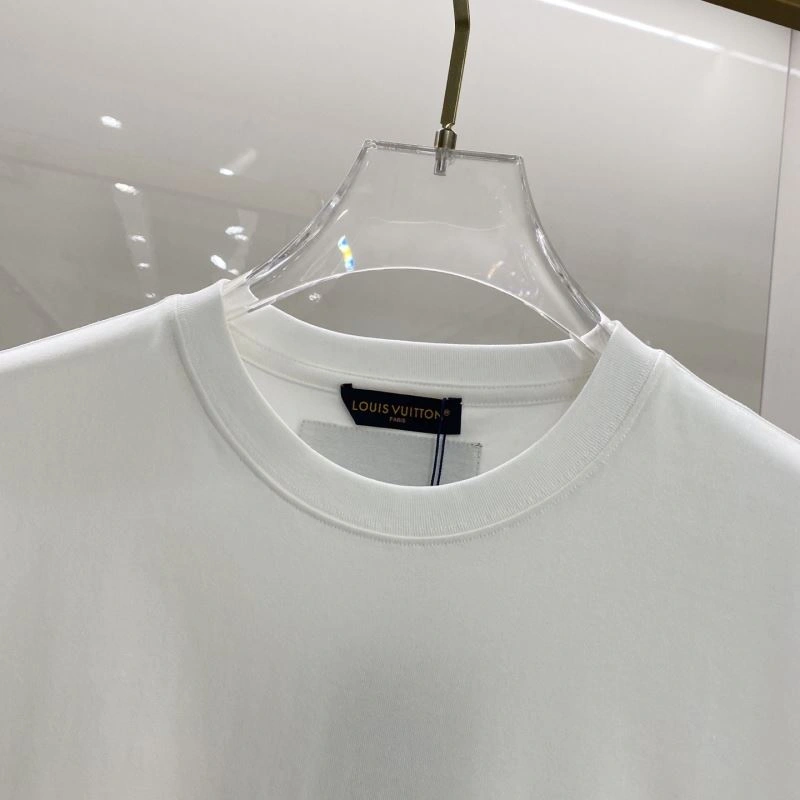 Modern Louis Vuitton T-Shirts 135243