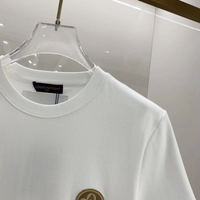 Modern Louis Vuitton T-Shirts 135243