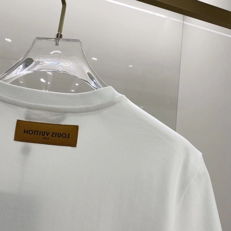 Modern Louis Vuitton T-Shirts 135243