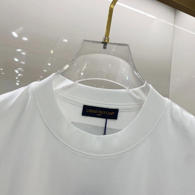 Louis Vuitton T-Shirts Minimalist 135250