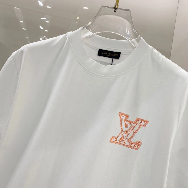 Louis Vuitton T-Shirts Minimalist 135250